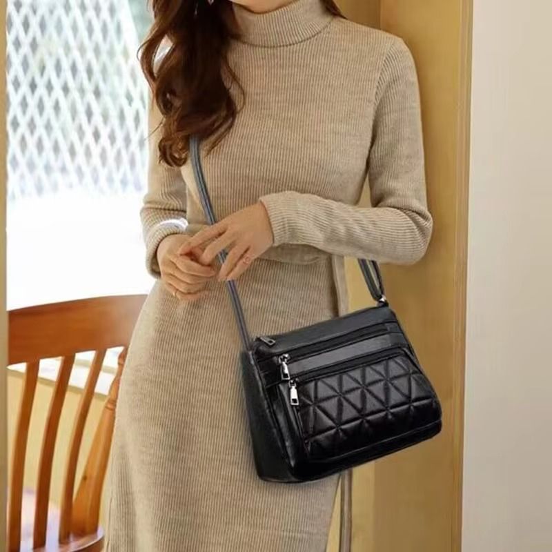 Neutral style, versatile and durable single shoulder casual crossbody bag for both men and women, lightweight and practical.