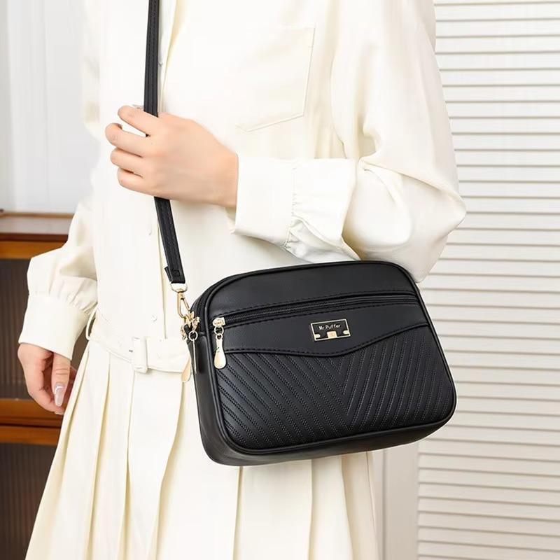 2024 New Summer Women's Handbag Skew Cross Underarm Bag with Foreign Trade Printing One Shoulder Small Square Bag